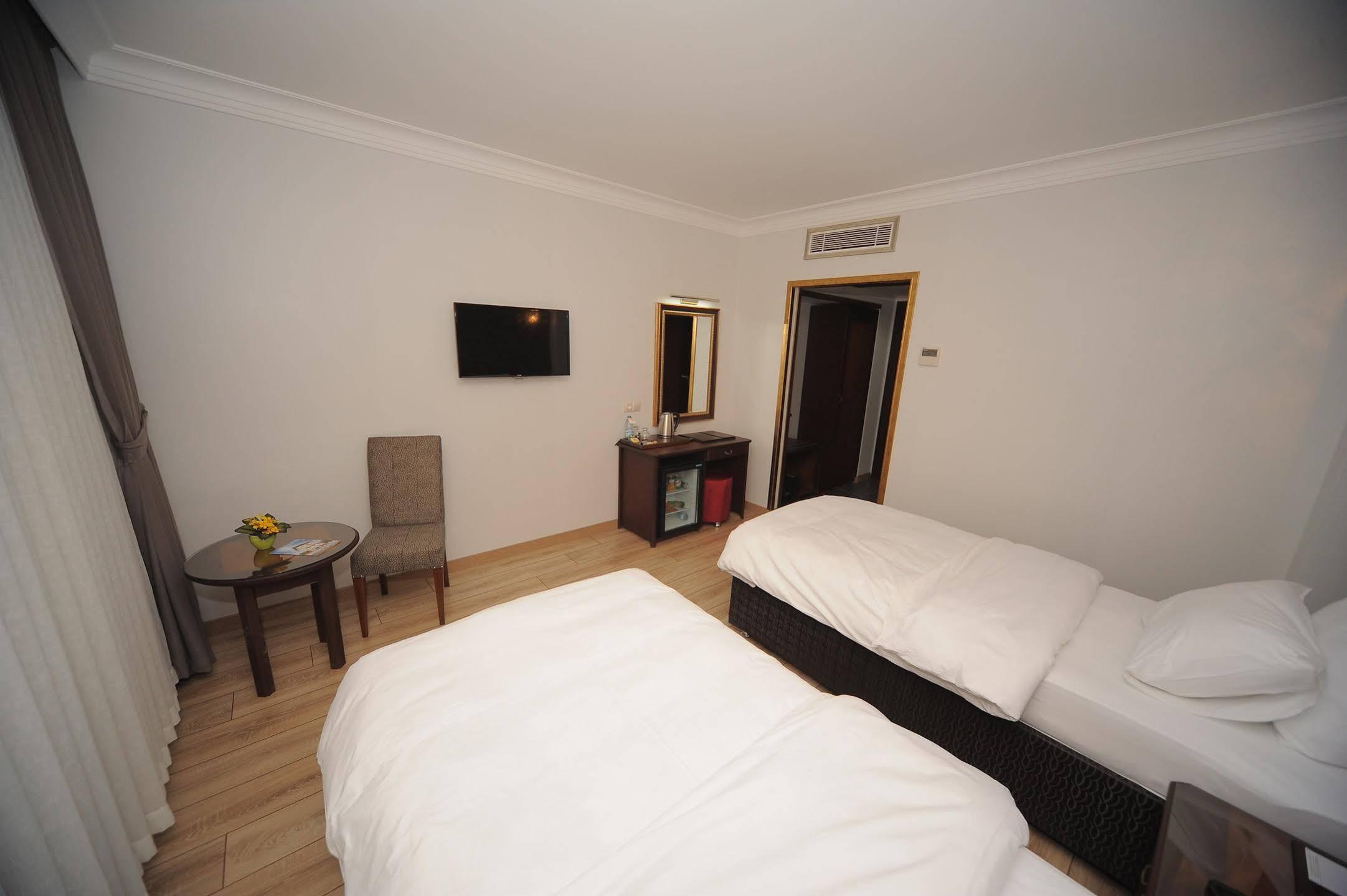 Golden Lake Hotel Adana Kültér fotó